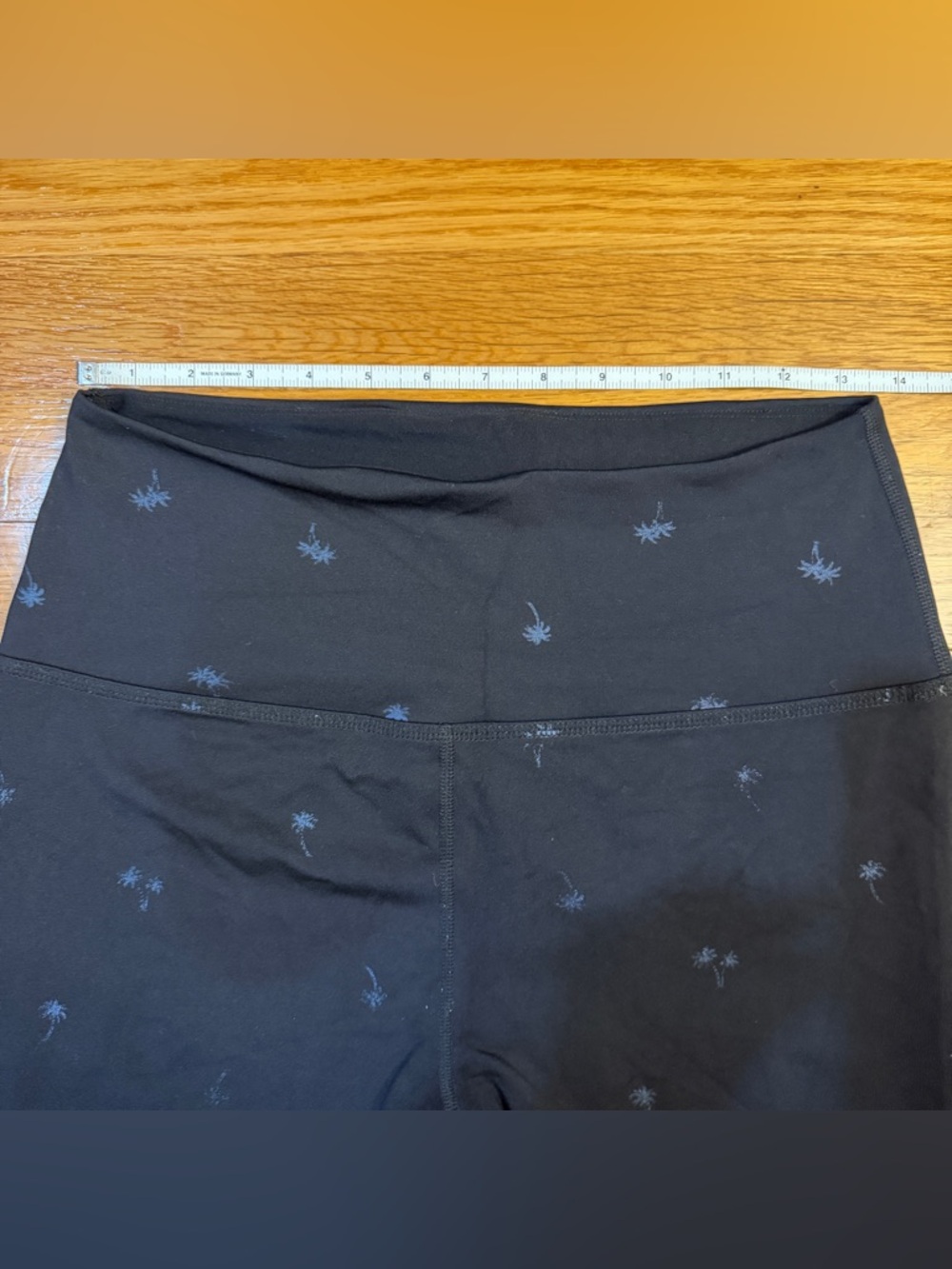 Beyond Yoga Black Palm Tree High Waisted Midi Leggings - Size Large - Picture 3 of 8